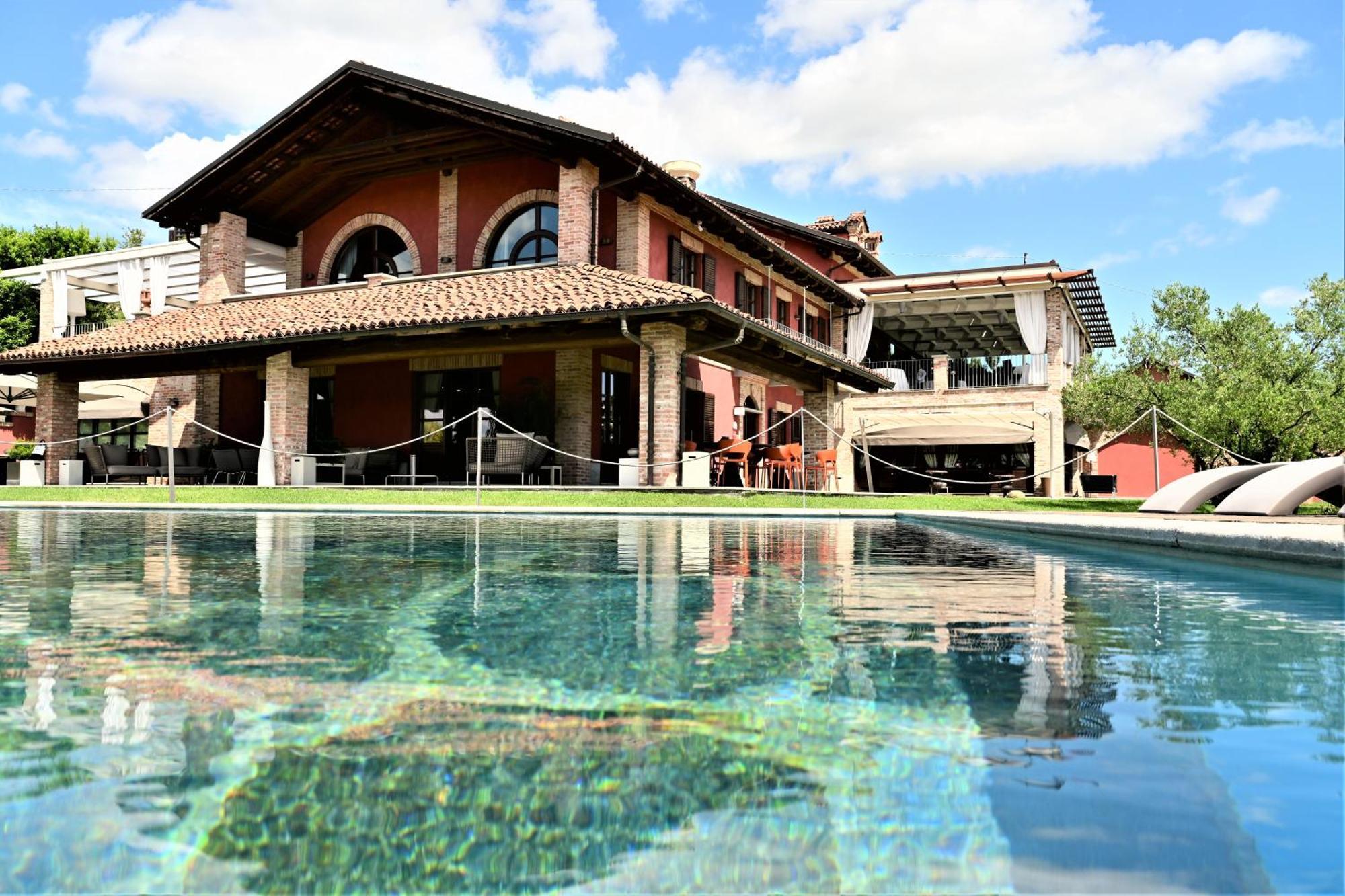 La Madernassa Resort - Casalora Dimora Storica Di Charme Guarene Eksteriør bilde